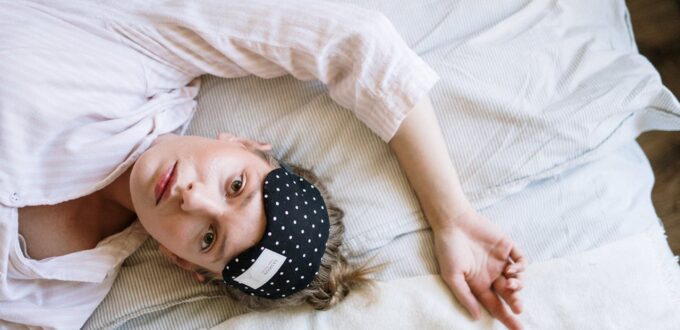 The Anxiety–Sleep Connection: Why You’re Tired But Can’t Turn Your Brain Off